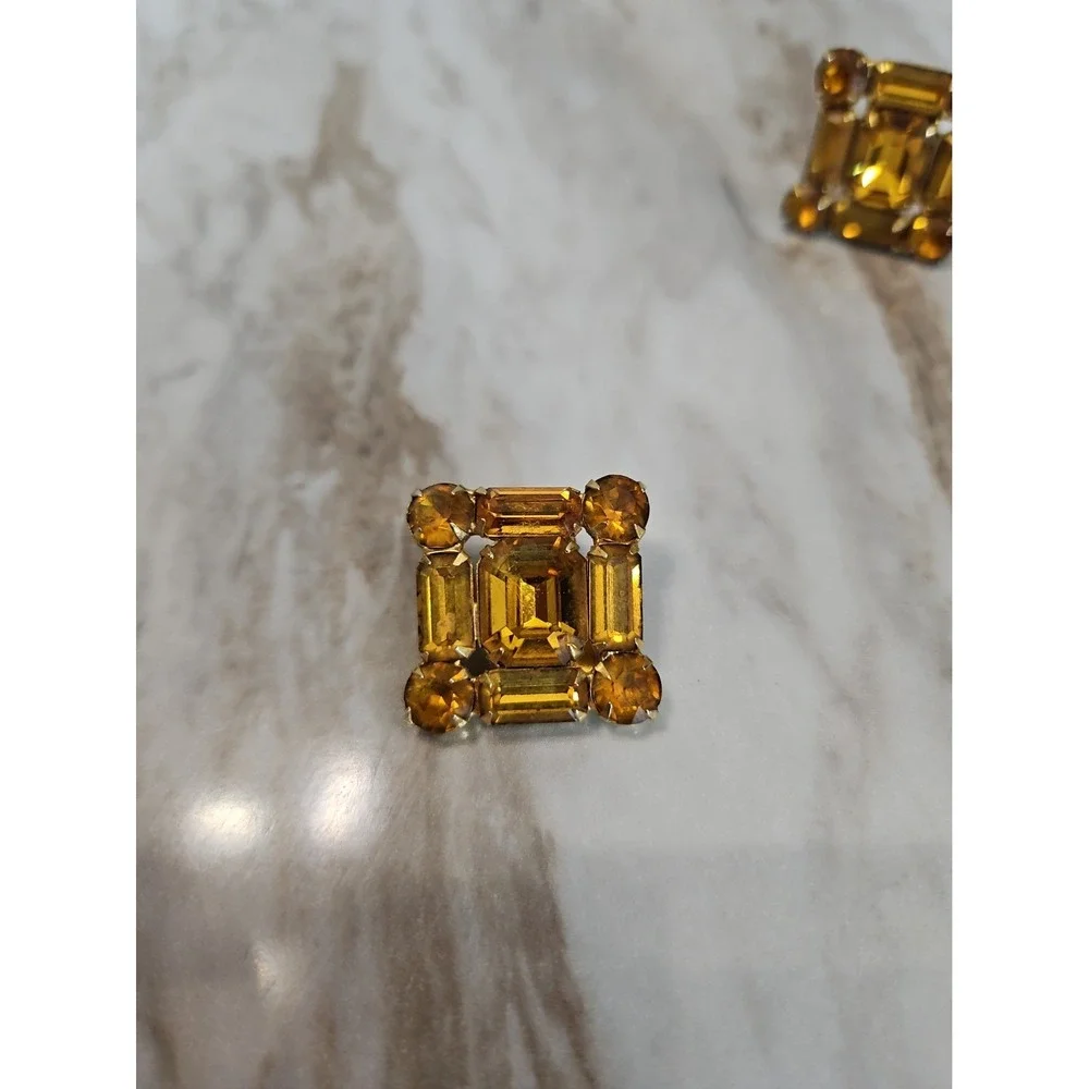 1950s 60s Weiss Emerald Cut Rhinestone Clip In Earrings Gold Tone